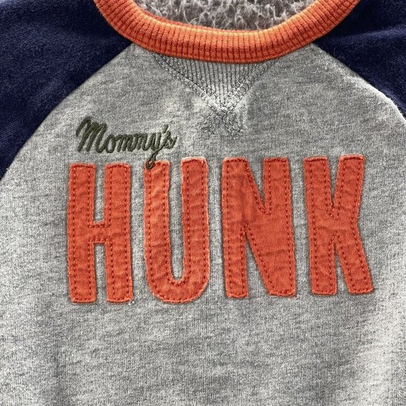 Carter's Sweatshirt Baby Boys Size 6 Months Grey "Mommy's Hunk" Sweatshirt 6M - Picture 3 of 6
